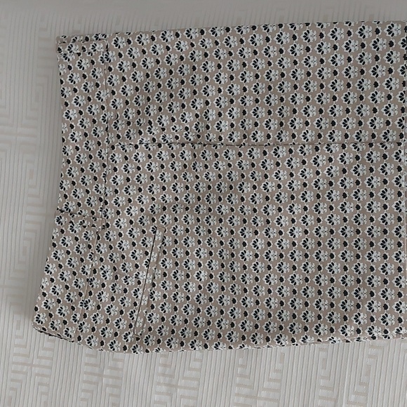 Ann Taylor Shorts - Picture 4 of 4